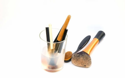 The Secret To Good Skin Is In Your Make-Up Bag - Aromantic UK