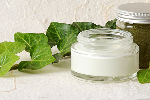 image of pot of cream of anti wrinkle face serum