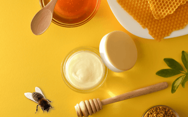 How Natural Skincare and Cosmetics Can Help Save Bee’s - Aromantic UK