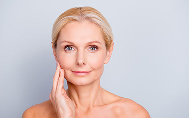 Image of Mature Woman having applied Wu Zhu Illuminating Gel